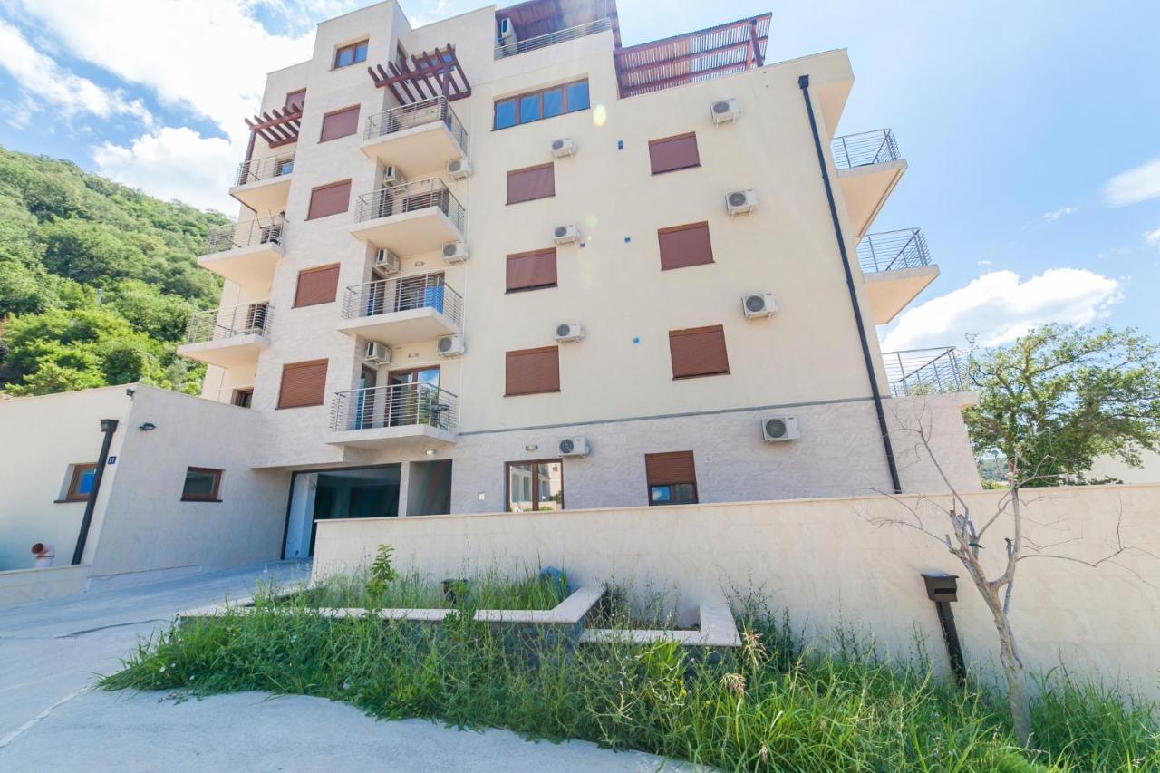 Welcome Apartments Petrovac Ngoại thất bức ảnh