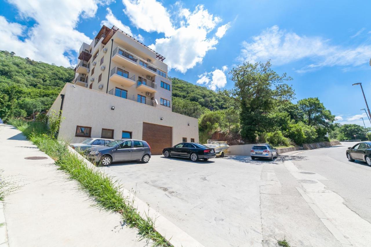 Welcome Apartments Petrovac Ngoại thất bức ảnh